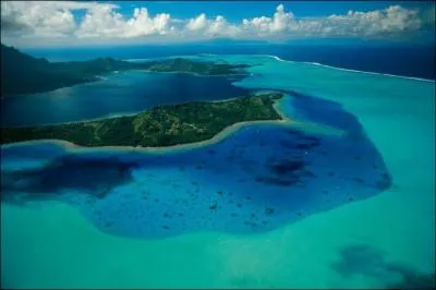 Sur cette photo nous pouvons aperevoir...