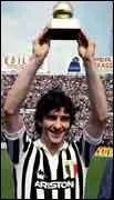 Quel est le troisime joueur italien a avoir remport le ballon d'or en 1982, en tant qu'attaquant  la Juventus de Turin ?