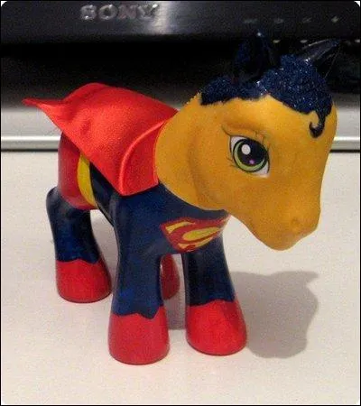 En quel Super Hros a t transform ce petit poney ?