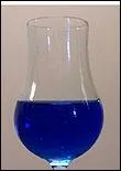 Bleu, comme cette boisson  l'orange amre utilise dans de nombreux coktails. ( A consommer avec modration).