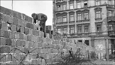Quand le mur de Berlin a-t-il t difi ?