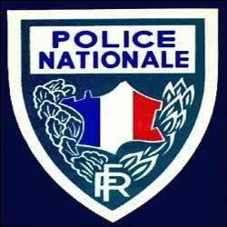 Quel est le statut du commissaire de police ?