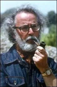 Ecrivain corrzien , auteur de nombreux romans d'aventure dont ' L'orange de Nol ' :