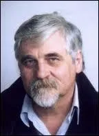 Il nous conte dans ses livres des histoires des gens de corrze comme dans ce roman ' L'auberge des diligences ' :