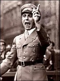 Ministre de la Propagande et de l'Information :