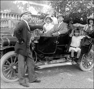 _________, le voyage Paris-Lyon DURAIT cinq jours.