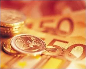 Hugues a plac toutes ses conomies  la banque.