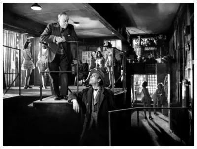 Dans quel thtre Jouvet enqute-t-il ?