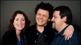 Comment s'appelle le papa de la famille ( droite) ?