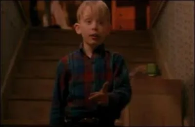 Aprs que Kevin se soit nerv contre son frre Buzz tant donn qu' il avait mang sa pizza, o est-ce que sa mre l'envoie pour le punir ?