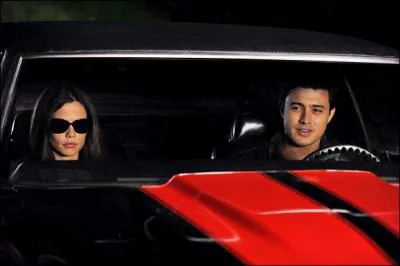 Quel est le lien entre l'officier Garrett et Jenna ?