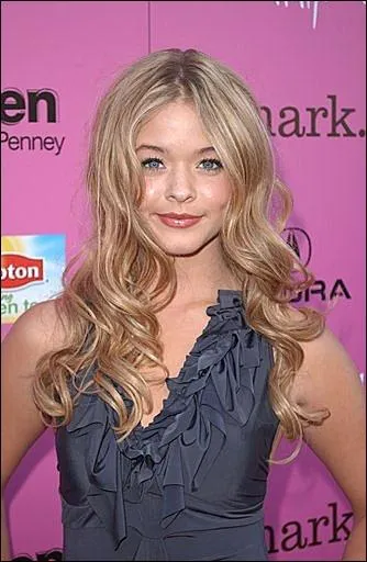 Quel est le nom de l'actrice jouant Alison ?