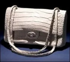 Quelle prestigieuse maison a ralis ce sac a main orn d' or blanc et de 334 diamants, le plus cher du monde (190 000 euros) ?