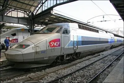 Quelle est la distance approximative au bout de laquelle un TGV lanc  300km/h s'arrtera ?