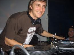 Qui est ce DJ star et producteur de musique français né en 1967 ?