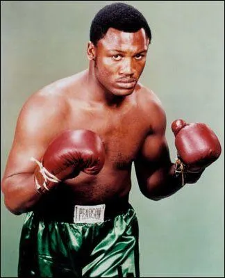 Boxeur amricain des annes 1960 et 1970. Il fut le plus grand rival de Mohamed Ali. Poids lourd, il a t champion olympique en 1964, puis champion du monde professionnel WBA et WBC de 1970  73 .