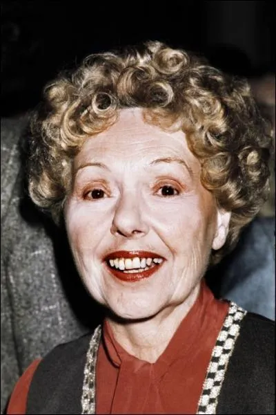 Elle a jou avec beaucoup de grands comdiens tels que Viviane Romance, Fernandel, Bourvil, Jean Gabin, Albert Prjean, Danielle Darrieux, Louis de Funs