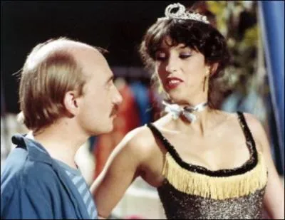 Dans ce film, son personnage se nomme Adrienne ... .