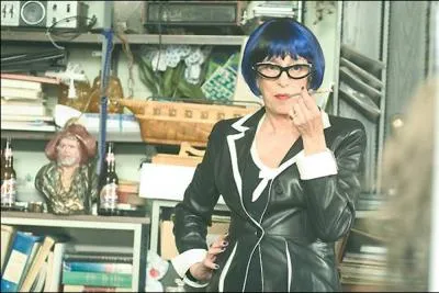 Dans ce film, son personnage se nomme Carlotta Luciani ...