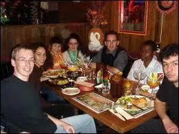 Je n'ai pas le moral, je suis fatigu, je n'ai pas envie d'aller  un dner chez des amis, je prfrerai manger une pizza devant la tl, je suis