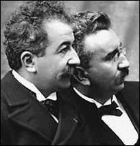 Quels taient le prnoms des frres Lumire, qui ont beaucoup innov en matire de cinma et de photographie ?