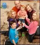 Pour qui Teddy, Amy et Charlie se sont-elles fait passer lors de leur passage dans "Shake It Up" ?