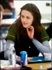 Sur quoi Bella propose-t-elle de faire un article ?