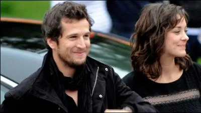Marion Cotillard et Guillaume Canet accueillent :