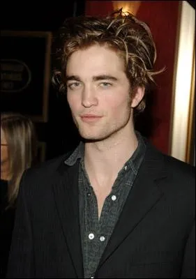 Qui joue Edward Cullen ?