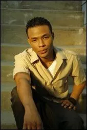 Qui joue Tyler Crowley ?