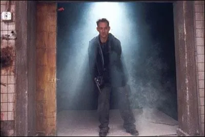 Comment s'appelle l'homme qui a kidnapp la famille de Gordon ?