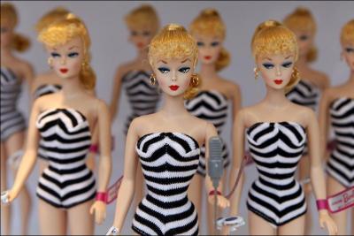 En quelle anne est apparue la clbre poupe Barbie ?