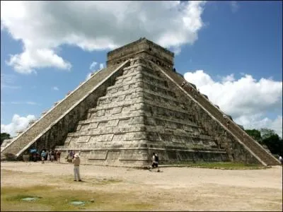 O se situe la Pyramide Maya ?