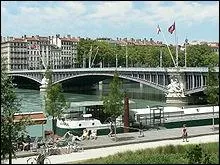 Autre pont, Le pont Lafayette. Le Gnral de La Fayette est trs connu pour son rle pendant la Rvolution Franaise et la guerre d'indpendance amricaine. Quel tait son titre de noblesse ?