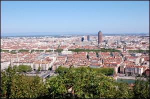 Pour commencer  vous prsenter, la ville de Lyon, je vous offre cette vue...