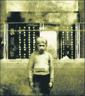 Quel roman de Stephen King se droulant dans un htel hant a comme sous-titre 'L'Enfant Lumire' ?