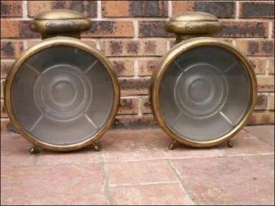 Trouv sur les tals d'un vide-grenier ... ...