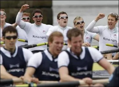 Une clbre comptition d'aviron appele Boat-Race est rgulirement organise sur la Tamiseentre deux quipes d'tudiants, des universits...
