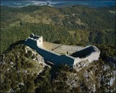 En 1244, ce haut-lieu historique, mythique de la résistance cathare, dut se résoudre à capituler après 10 mois de lutte. Ce château, très haut perché, est...