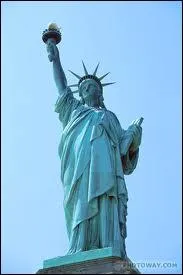 La Statue de la Libert a t sculpte par un franais.
