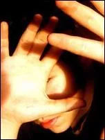 En mdecine, comment appelle-t-on la crainte de la lumire, souvent cause par d'autres maladies ?