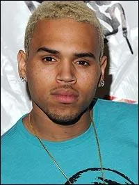 She ain't you de Chris Brown est une reprise du titre...