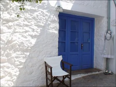 En Grce, le Parthnon a t bti sur l'acropole d'Athnes. Plusieurs sicles avant Jsus-Christ, cet difice faisait office ?