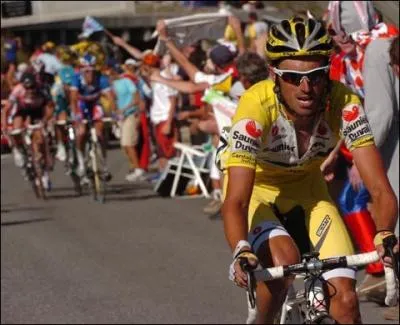 Dans le genre espagnol bondissant, celui-ci a impressionn son monde en 2003, avec une victoire  l'Alpe d'Huez. En 2004, il est annonc comme un rival du Texan, avant de sombrer corps et biens.