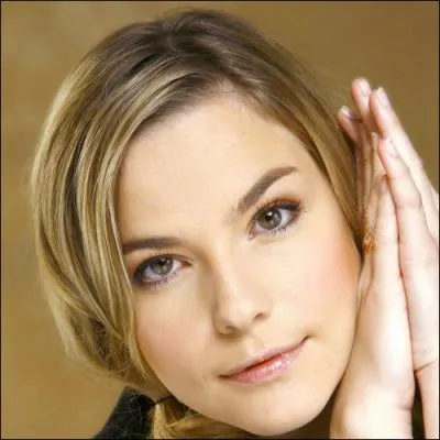 Ccilia Cara. Dans quelle comdie musicale, cette jeune chanteuse a-t-elle dbut sa carrire ?