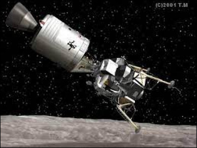 Après avoir redécollé de la lune, le LEM rejoint le module de commande en orbite lunaire. Quel était le surnom de ce module de commande qui va permettre le retour sur Terre ?
