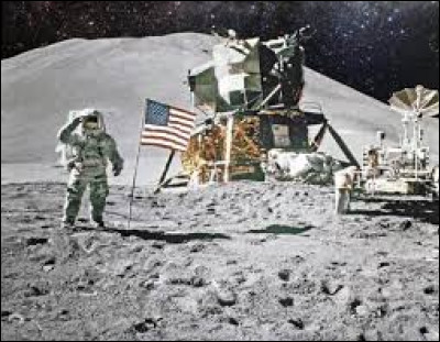 Au total, combien d'hommes ont marché sur la lune au cours de toutes les missions Apollo ?