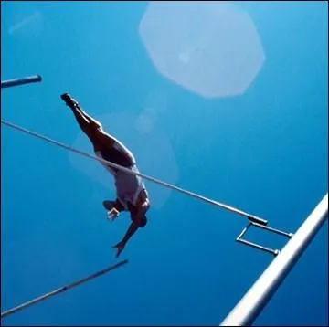 Qu'est-ce qui a boulevers la discipline du saut  la perche ?