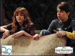 Quelle actrice Disney Channel a fait une apparition au cours de la saison 3 dans le rle de Nancy Lukey ?