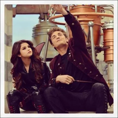 Dans l'pisode spcial  Alex vs Alex , l'Alex  malfique  s'associe avec un jeune sorcier qui se rvle tre le mal. Comment s'appelle-t-il ?